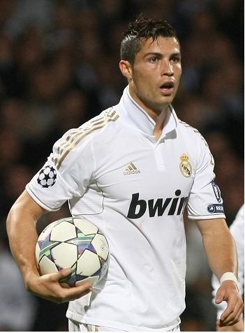 国安球迷跟河南球迷在烧烤店发生冲突，涉事球迷已经被警察带走