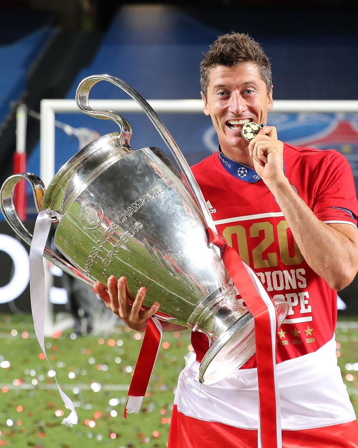 18岁中场新星卡萨斯：伤愈归来，渐入佳境