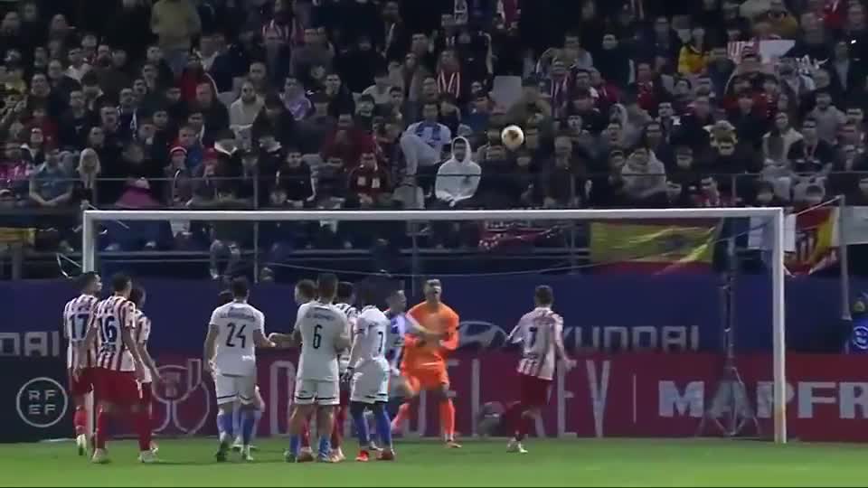 施洛特贝克：等到伤员都回归，我们可以击败任何球队